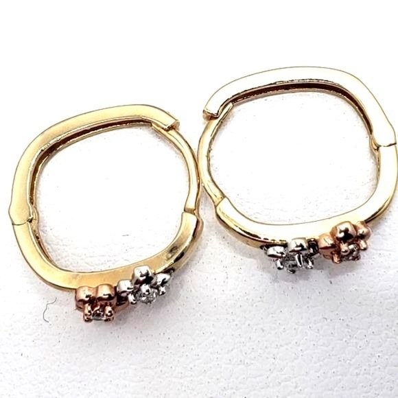 14K 3C 4mm Flower CZ Huggies Earrings - Picture 6 of 9